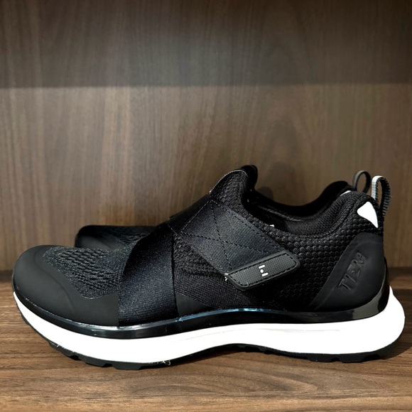 Tiem Slipstream Women's Cycling Shoe in Black/Black - Picture 3 of 10